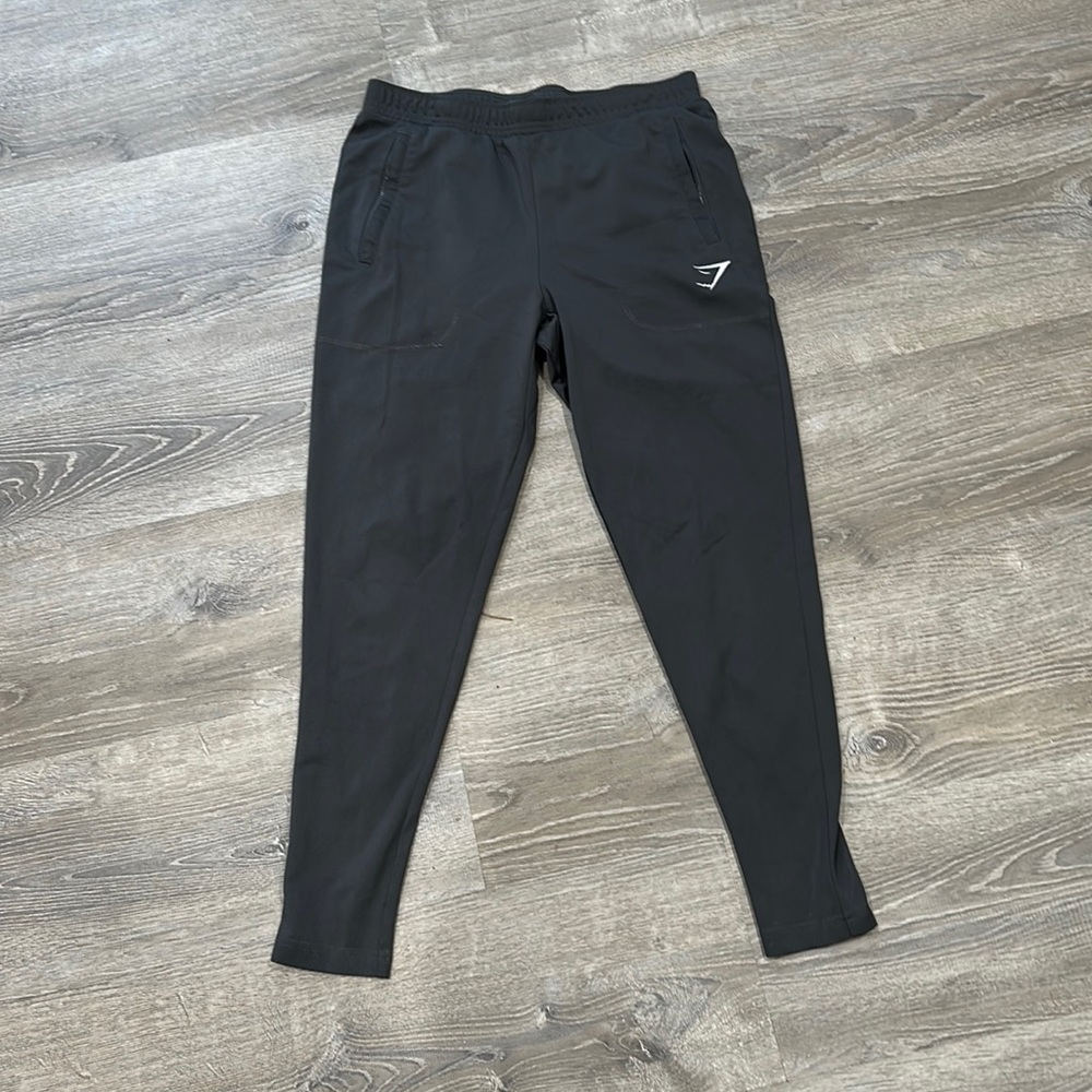 GYMSHARK PANTS SIZE M GREY